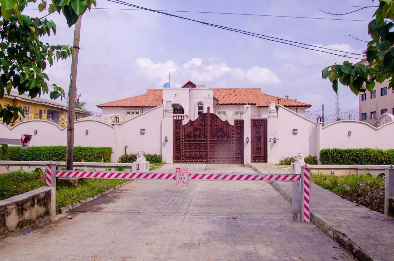 Large 4 Bedroom Villa With 2 Bedroom Guest House In Owode Ibese, Ikorodu Exterior photo